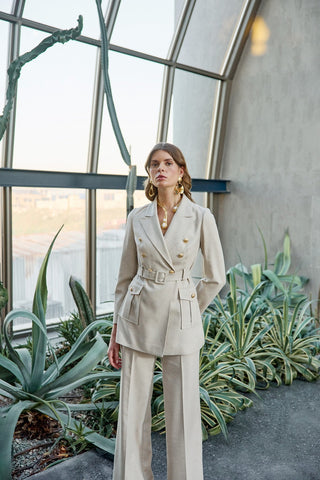 VELORA Suit