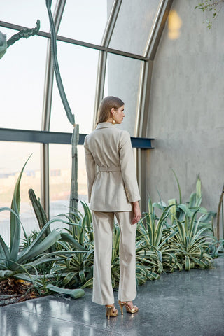 VELORA Suit